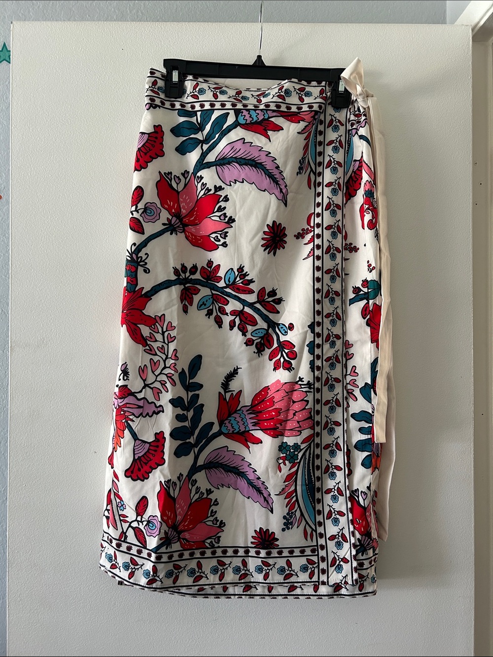 Women’s Cream Floral Wrap Skirt - Red & Pink Floral NWOT